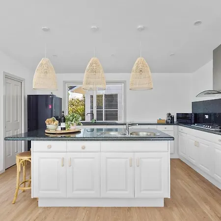Seascape Retreat - Magnificent 5 Bedroom Home Nelson Bay Exterior photo