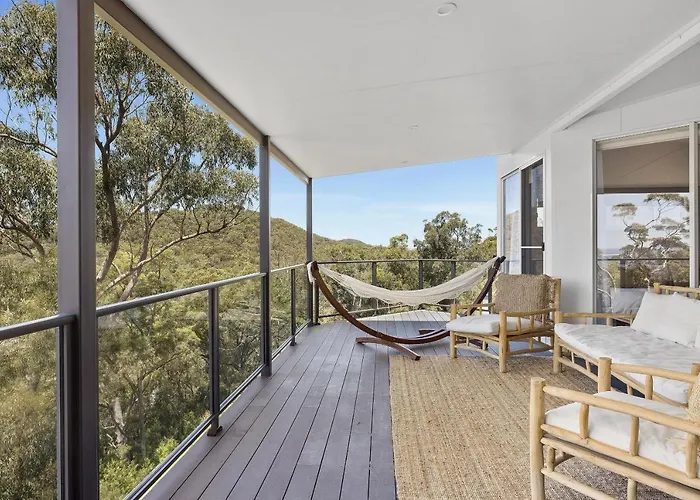 Seascape Retreat - Magnificent 5 Bedroom Home