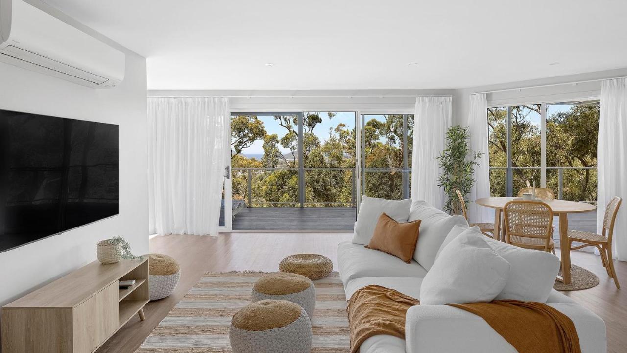 Holiday home Seascape Retreat - Magnificent 5 Bedroom Nelson Bay