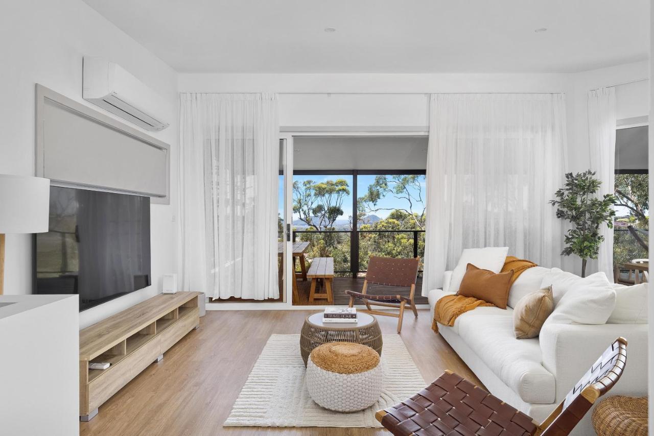 Seascape Retreat - Magnificent 5 Bedroom *