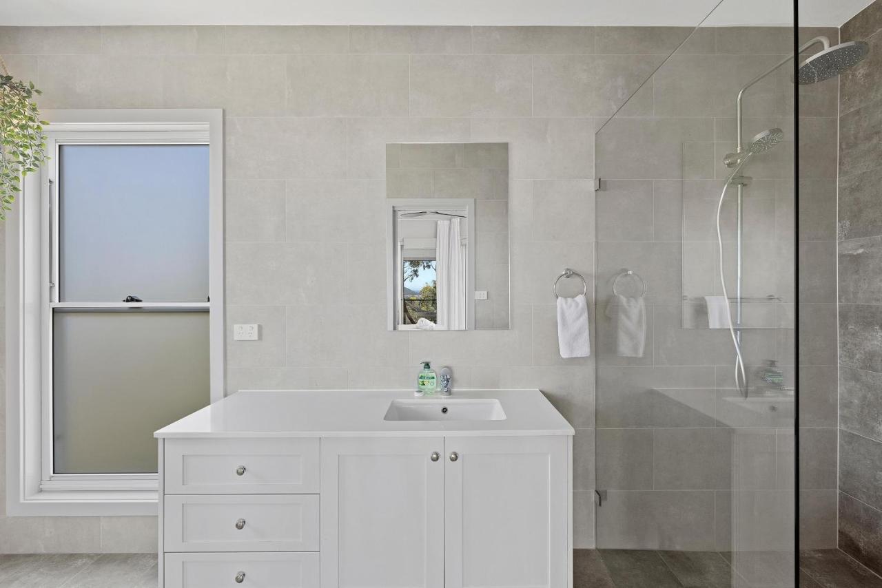 Seascape Retreat - Magnificent 5 Bedroom Holiday home