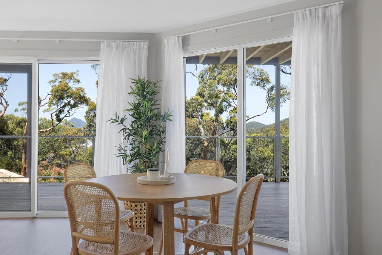 Seascape Retreat - Magnificent 5 Bedroom *