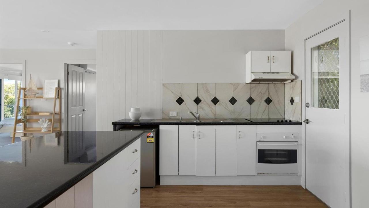Seascape Retreat - Magnificent 5 Bedroom * Nelson Bay